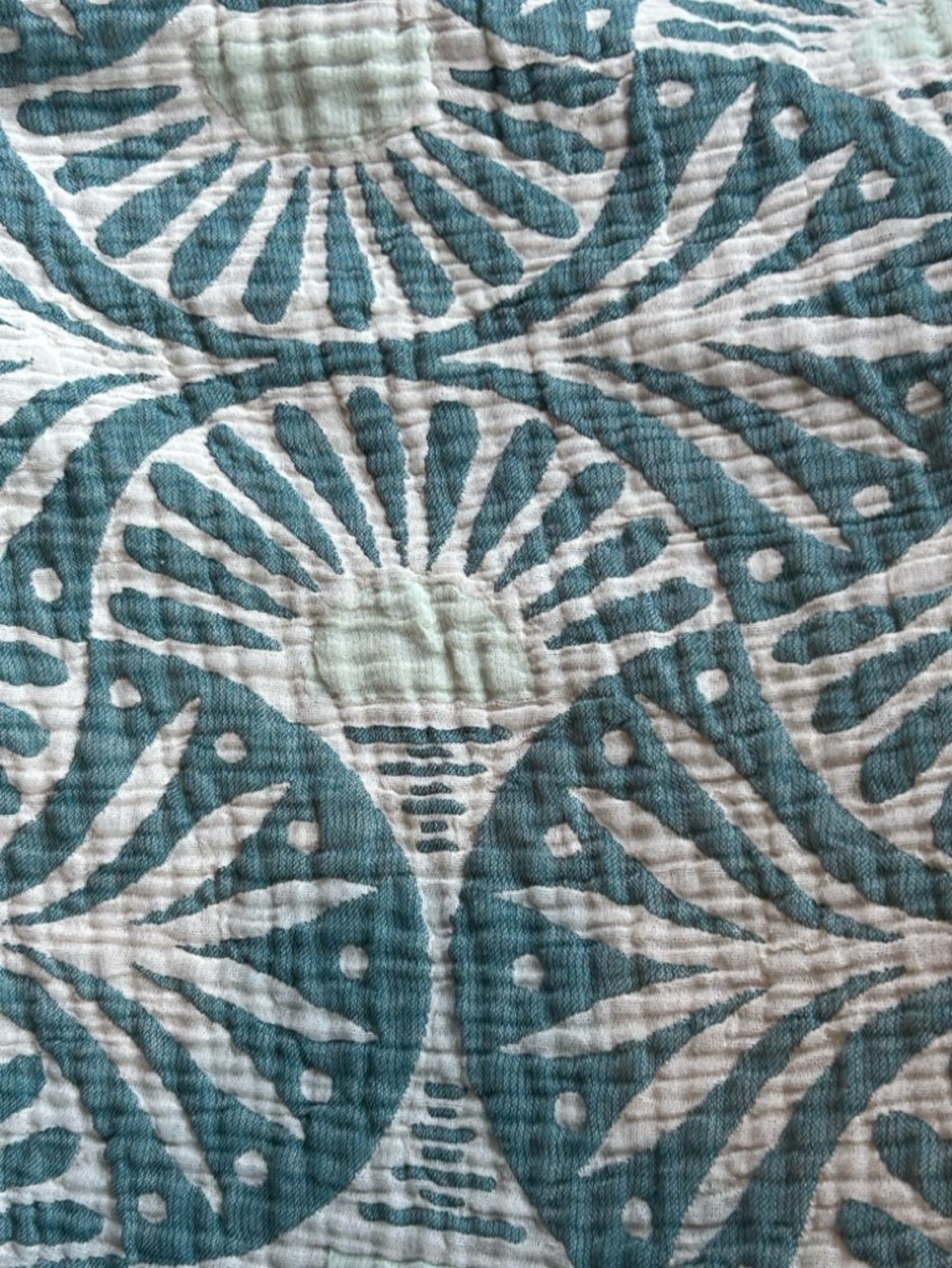 Ginkgo Deco Leaf Quilt 2 Side FLiPSiDE Green + Cream Patterned Quilt KING NEW